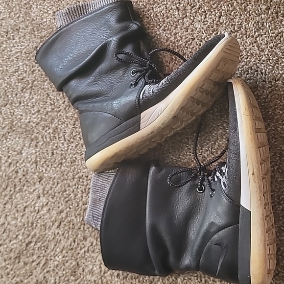 Nike Roshe TWO Hi Flyknit black gray pull on sneaker boots size 8.5 - Picture 2 of 9